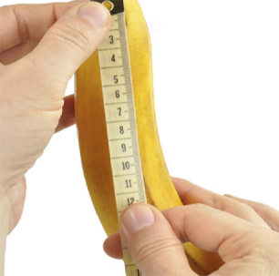 Η μπανάνα μετριέται με ταινία εκατοστόμετρου